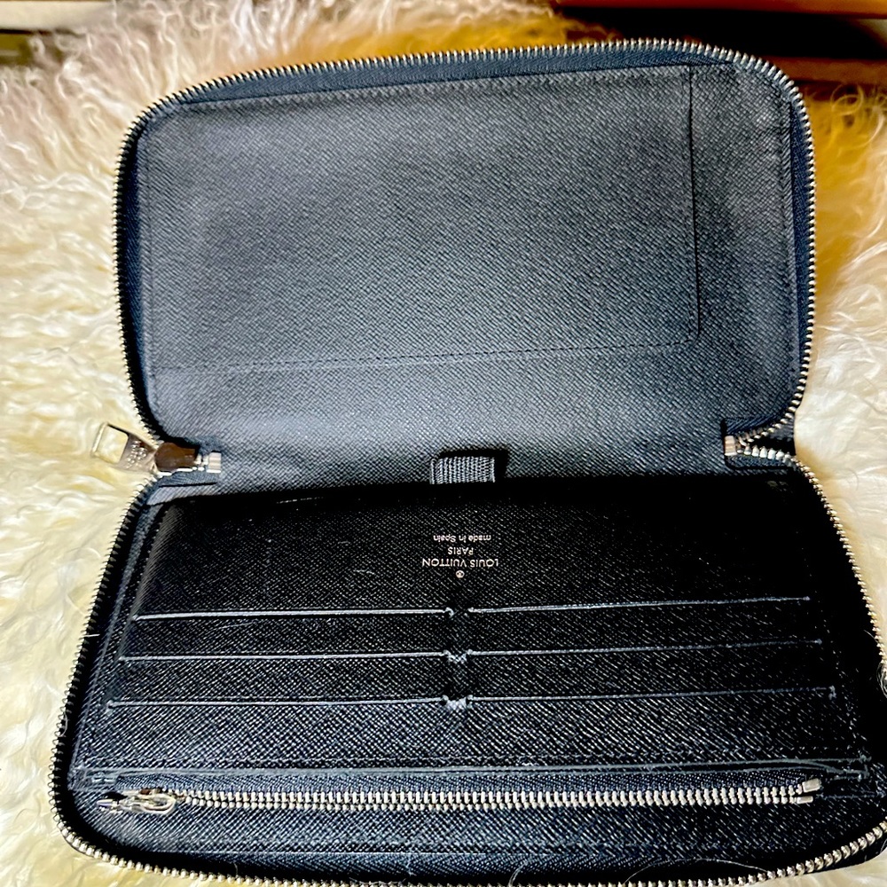 Louis Vuitton Epi organizer wallet